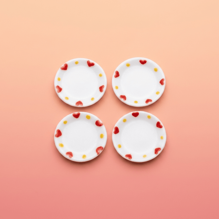 Dollhouse Dinner Plates Heart Design White Ceramic 1:12 Scale Miniature 1" 4 pcs - MiniatureCrush