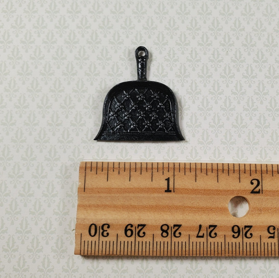 Dollhouse Fancy Dust Pan 1:12 Scale Miniature Painted Metal Cleaning Supplies - MiniatureCrush