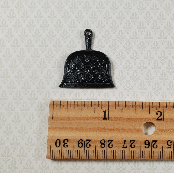 Dollhouse Fancy Dust Pan 1:12 Scale Miniature Painted Metal Cleaning Supplies - MiniatureCrush