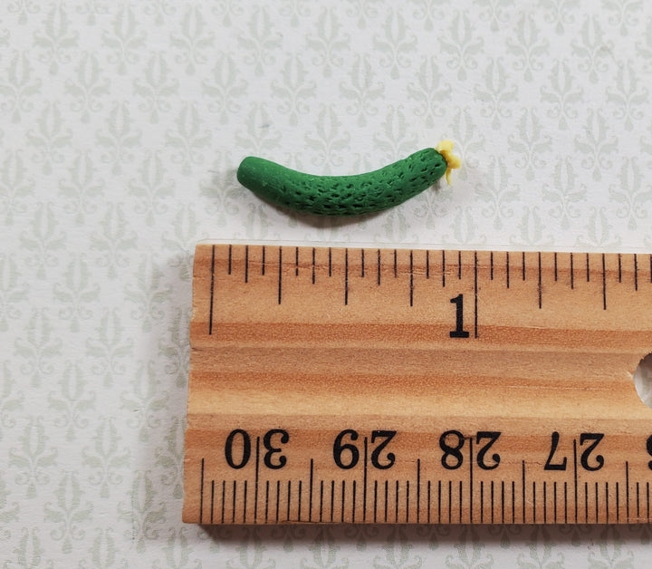 Dollhouse Green Zucchini 5 Pieces 1:12 Scale Miniature Food Vegetables - MiniatureCrush