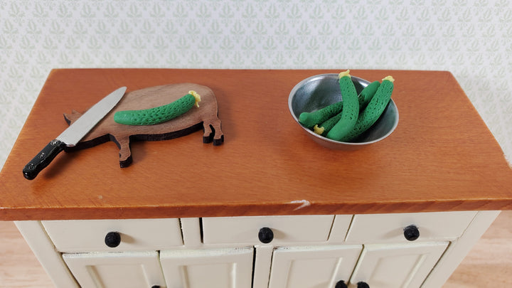 Dollhouse Green Zucchini 5 Pieces 1:12 Scale Miniature Food Vegetables - MiniatureCrush