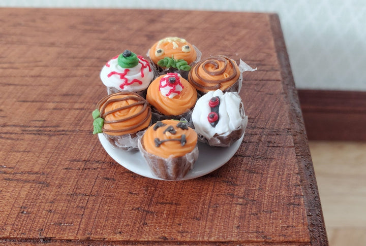 Dollhouse Halloween Cupcakes 7 on Ceramic Plate 1:12 Scale Miniature Food - Miniature Crush