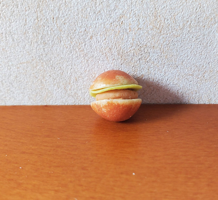 Dollhouse Hamburger with Lettuce 1:12 Scale Miniature Food Kitchen - MiniatureCrush