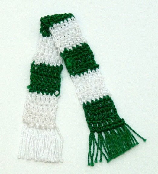 Dollhouse Handknitted Scarf Green and White 1:12 Scale Miniature - MiniatureCrush