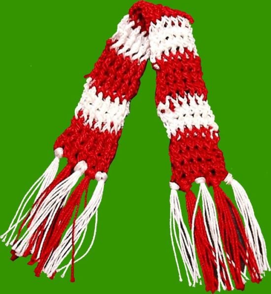 Dollhouse Handknitted Scarf Red and White 1:12 Scale Miniature - MiniatureCrush