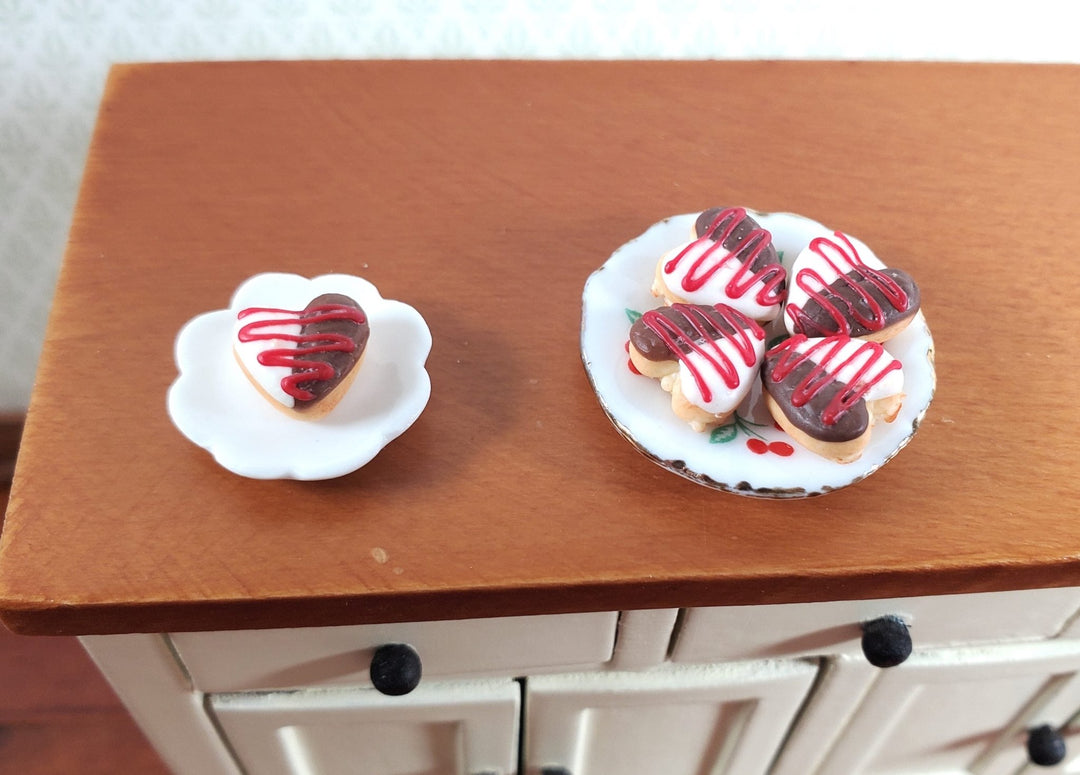 Dollhouse Heart Donuts Pastries x5 1:12 Scale Miniature Food Desserts Cookies - Miniature Crush