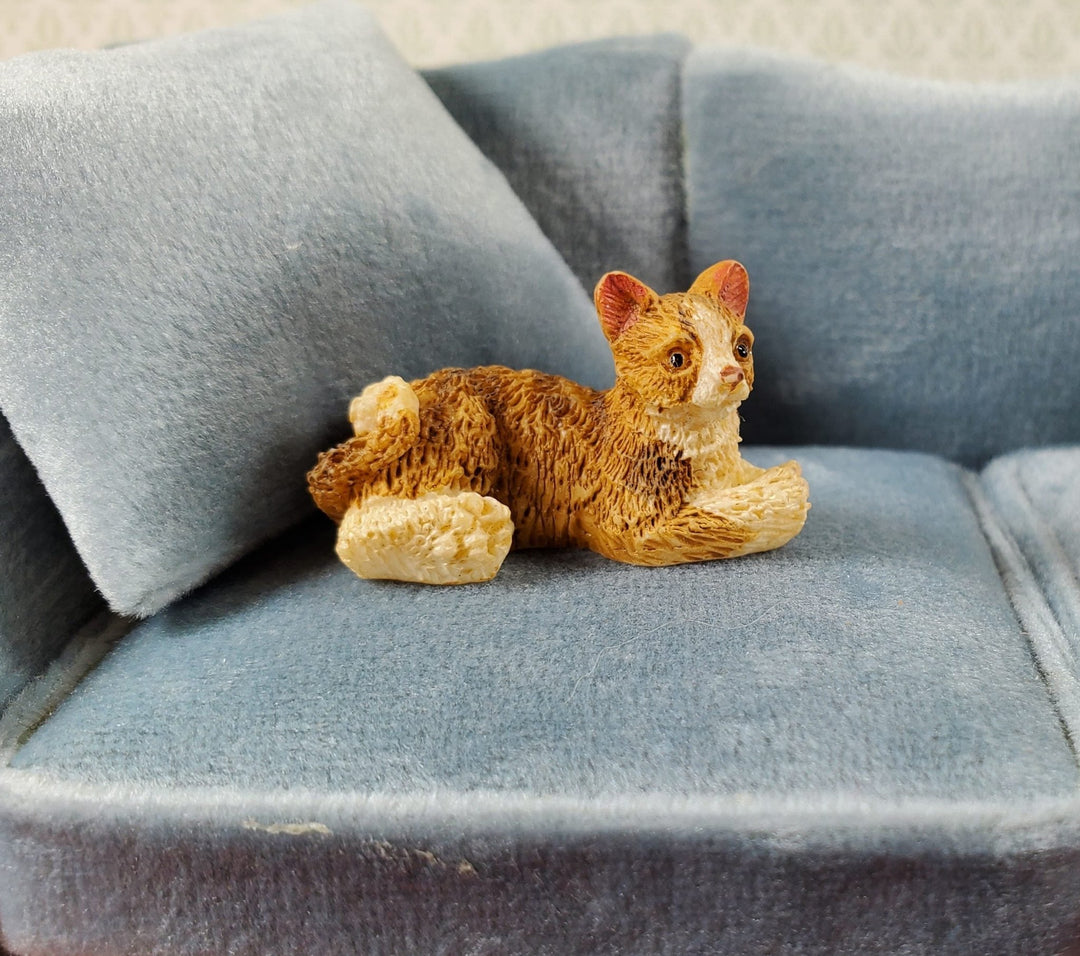 Dollhouse Kitty Cat Orange Brown White Lying Down Head Up 1:12 Sale Miniature - Miniature Crush