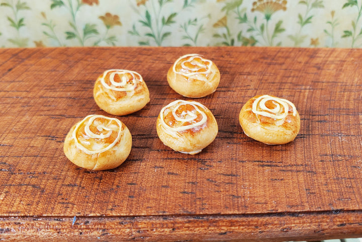 Dollhouse Large Sticky Buns 5pcs 1:12 Scale Miniature Kitchen Food Bakery - MiniatureCrush