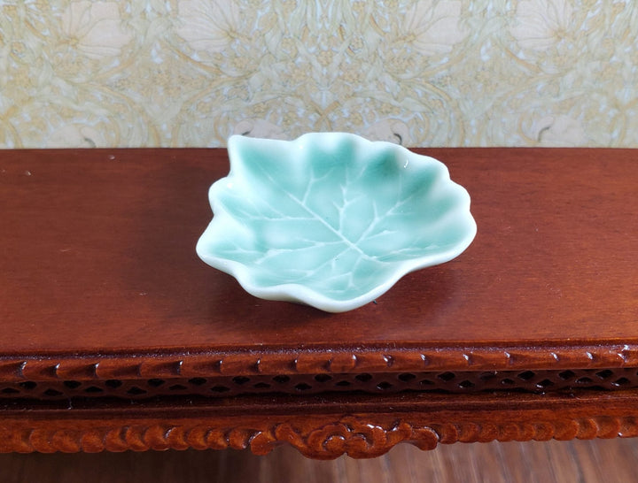 Dollhouse Leaf Shaped Ceramic Serving Platter Green 1:12 Scale Miniature - MiniatureCrush