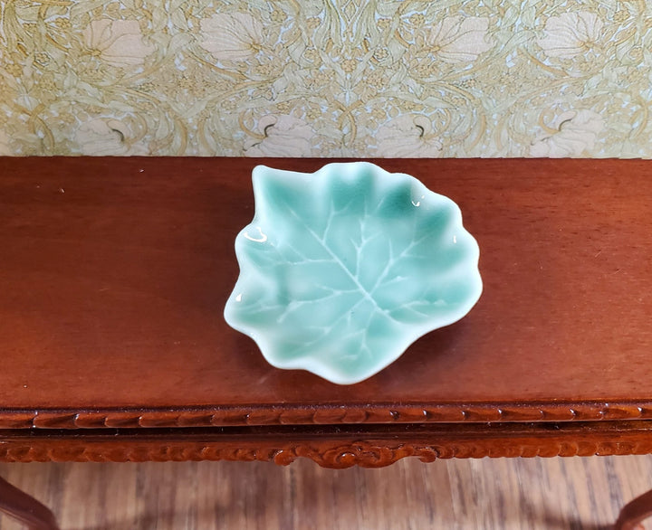 Dollhouse Leaf Shaped Ceramic Serving Platter Green 1:12 Scale Miniature - MiniatureCrush
