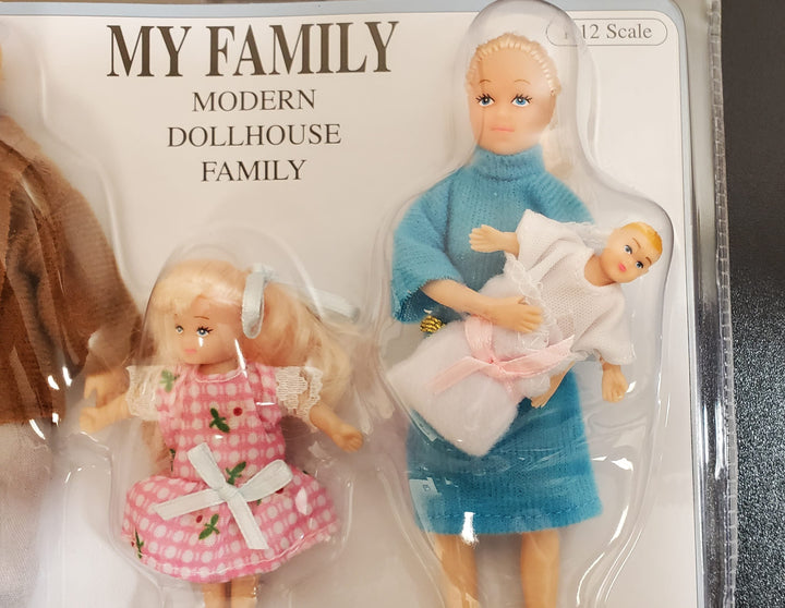 Dollhouse Modern Family Dolls Dad Mom Daughter Baby 1:12 Scale Removable Clothes - MiniatureCrush