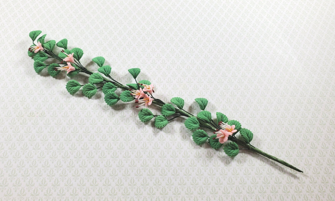 Dollhouse Pale Cranberry Flowering Vine 1:12 Scale Miniature Garden Plants - MiniatureCrush