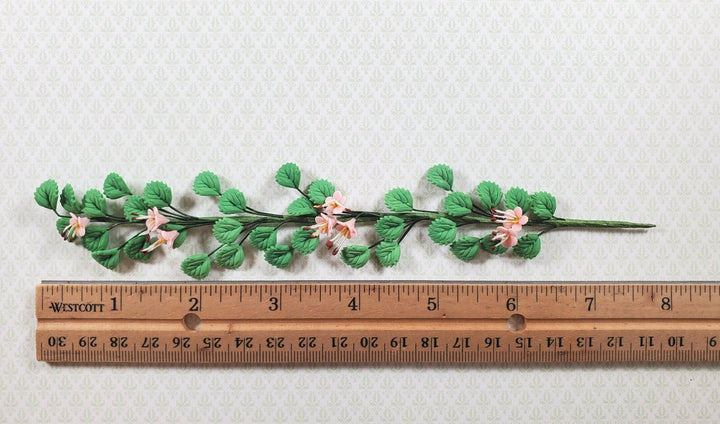 Dollhouse Pale Cranberry Flowering Vine 1:12 Scale Miniature Garden Plants - MiniatureCrush