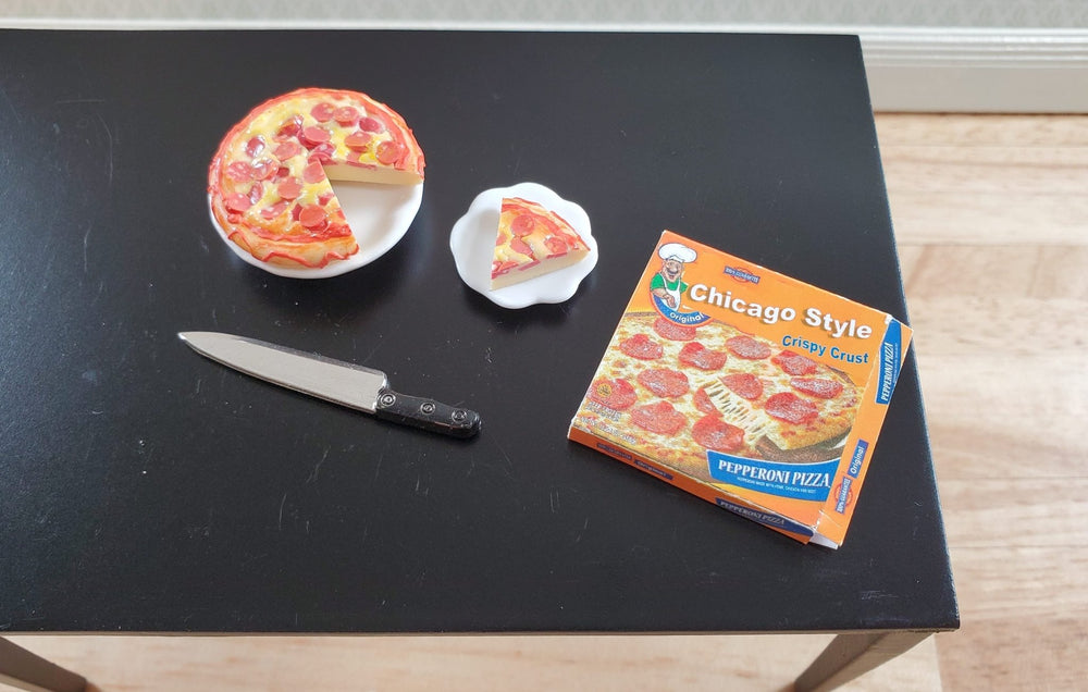Dollhouse Pepperoni Pizza with Slice and Box 1:12 Scale Miniature Food - MiniatureCrush