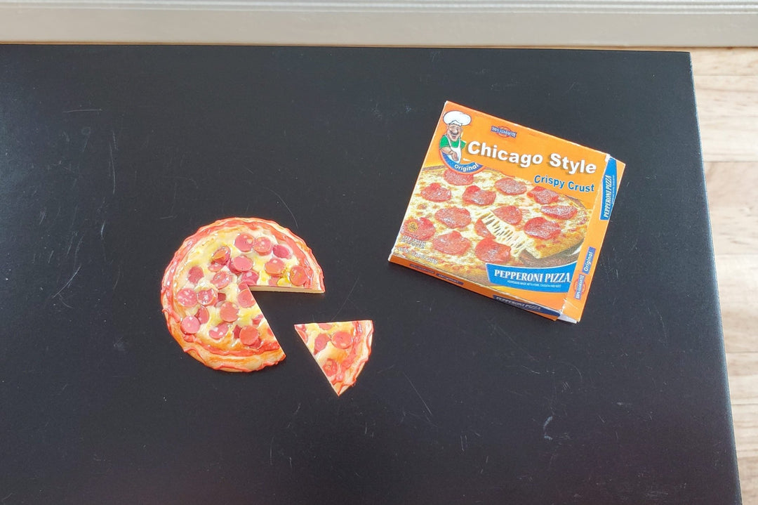 Dollhouse Pepperoni Pizza with Slice and Box 1:12 Scale Miniature Food - MiniatureCrush