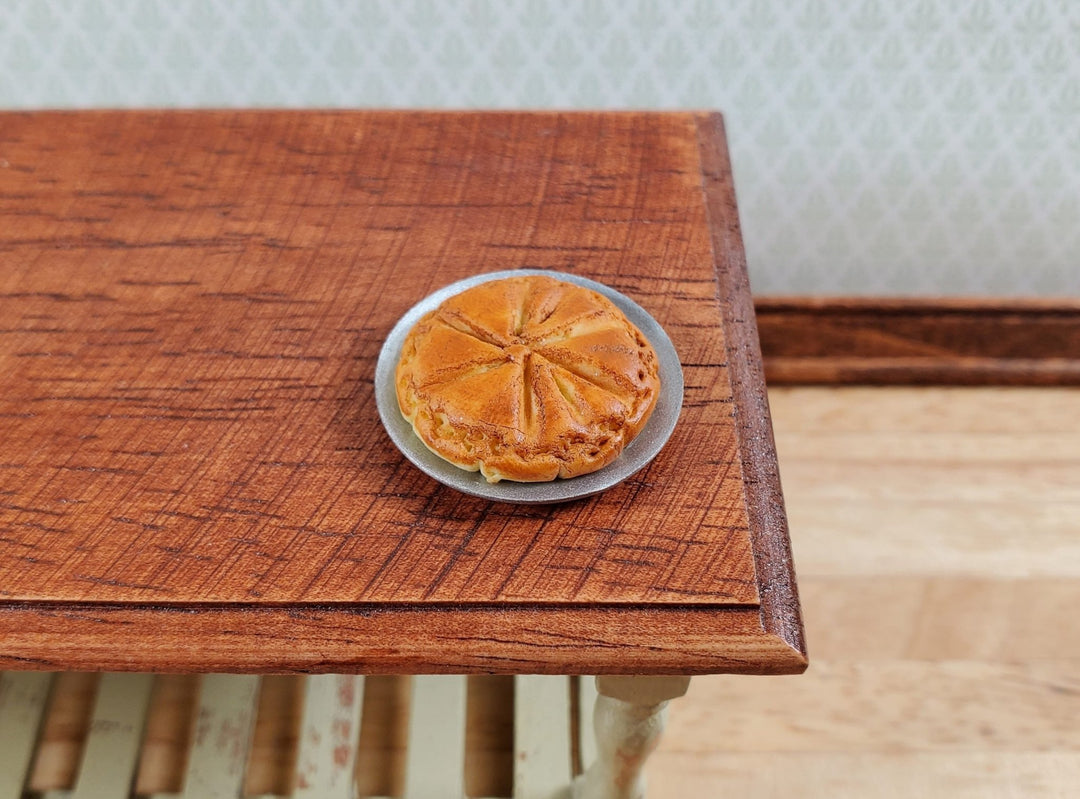 Dollhouse Pie on a Pie Tin 1:12 Scale Miniature Kitchen Food Bakery - Miniature Crush