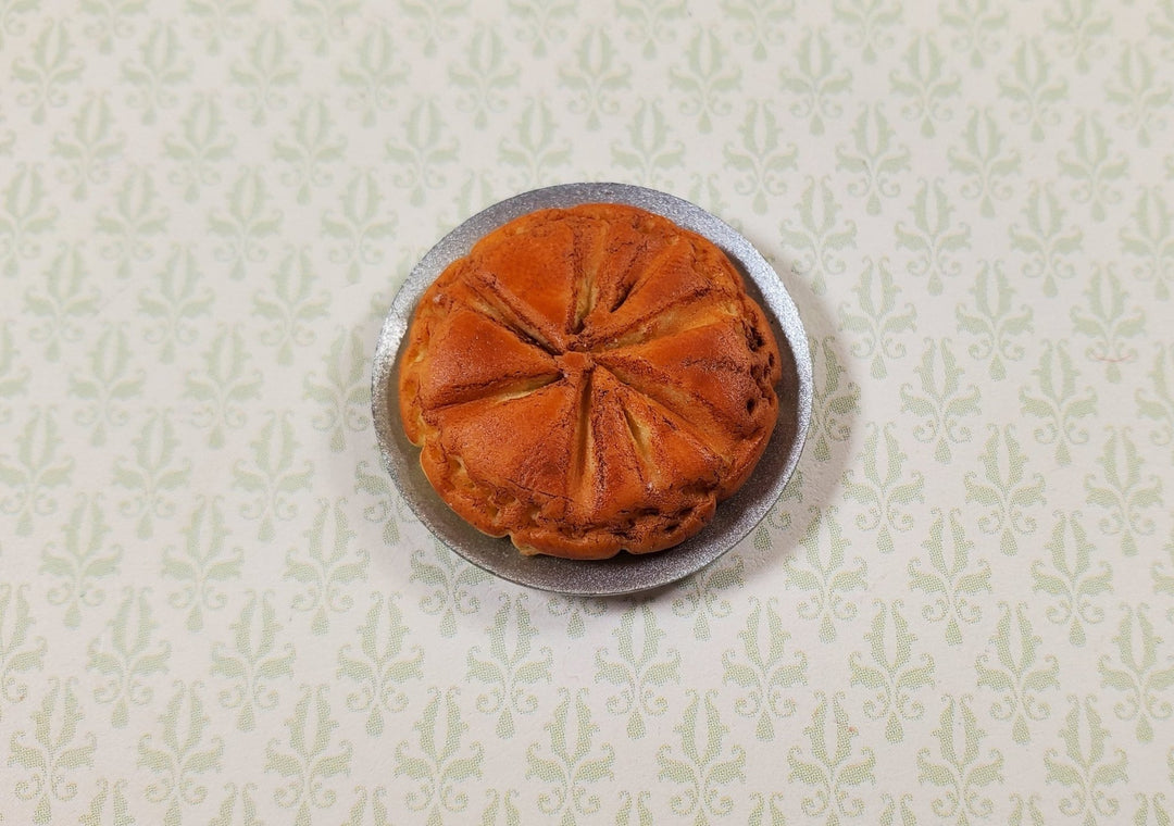 Dollhouse Pie on a Pie Tin 1:12 Scale Miniature Kitchen Food Bakery - Miniature Crush