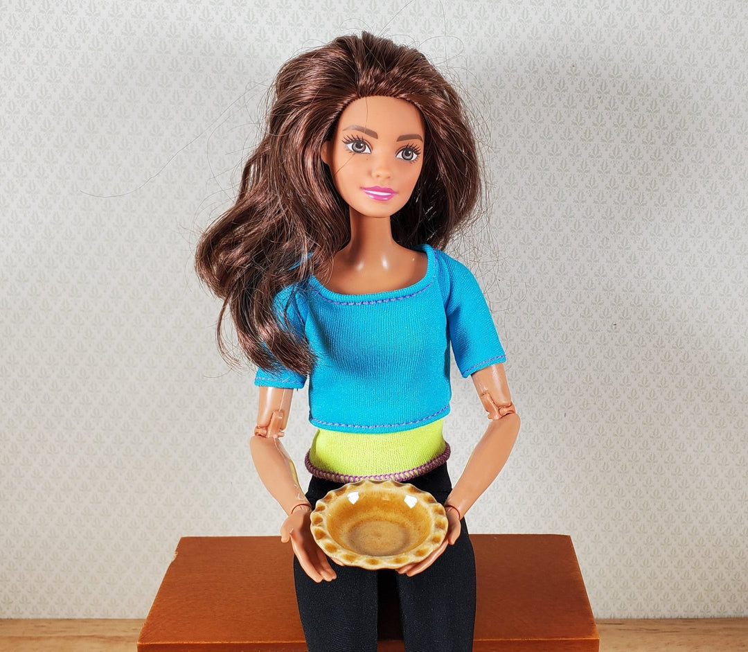 Dollhouse Pie Plate Ceramic Light Brown 1:6 Scale Miniature Kitchen Accessory - MiniatureCrush