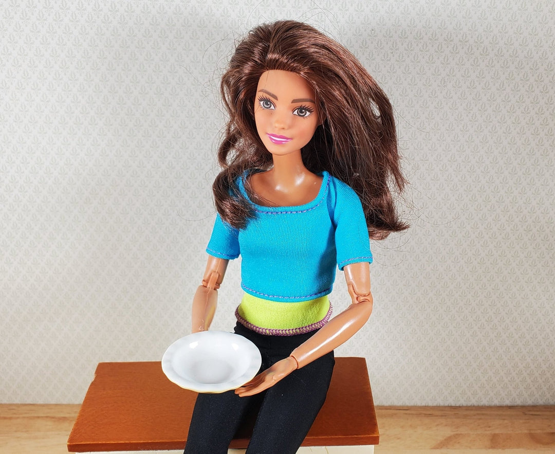 Dollhouse Pie Plate Ceramic Pale Yellow 1:6 Scale Miniature Kitchen Accessory - MiniatureCrush