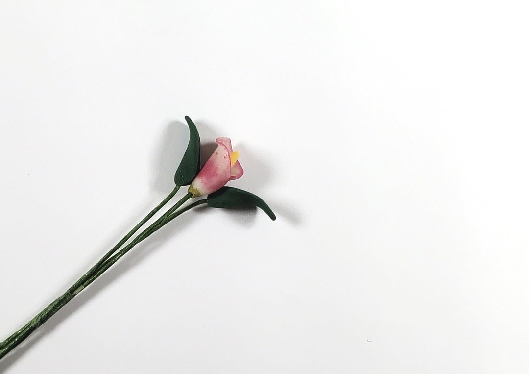 Dollhouse Pink Calla Lily Single Stem with Foliage 1:12 Scale Miniature - MiniatureCrush