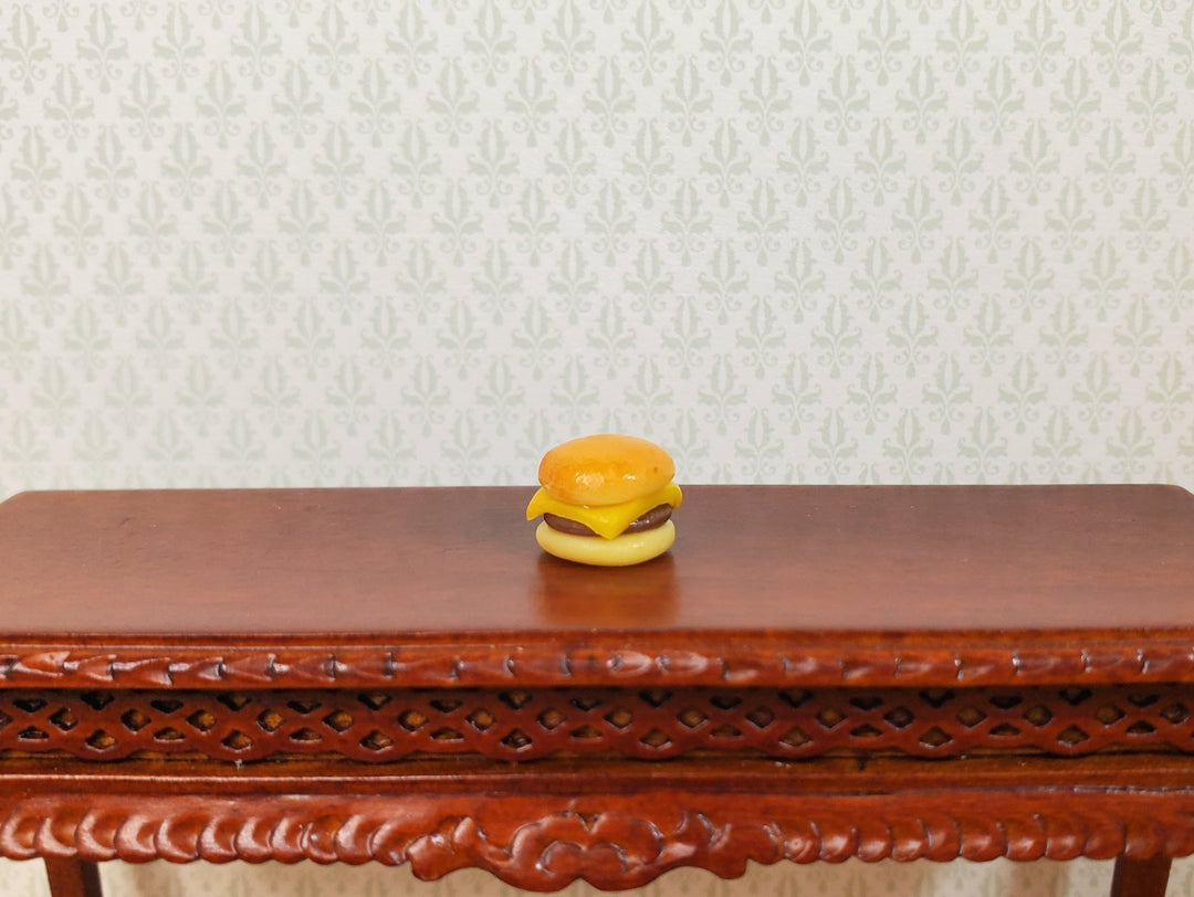 Dollhouse Plain Cheeseburger 1:12 Scale Miniature Food Kitchen - MiniatureCrush