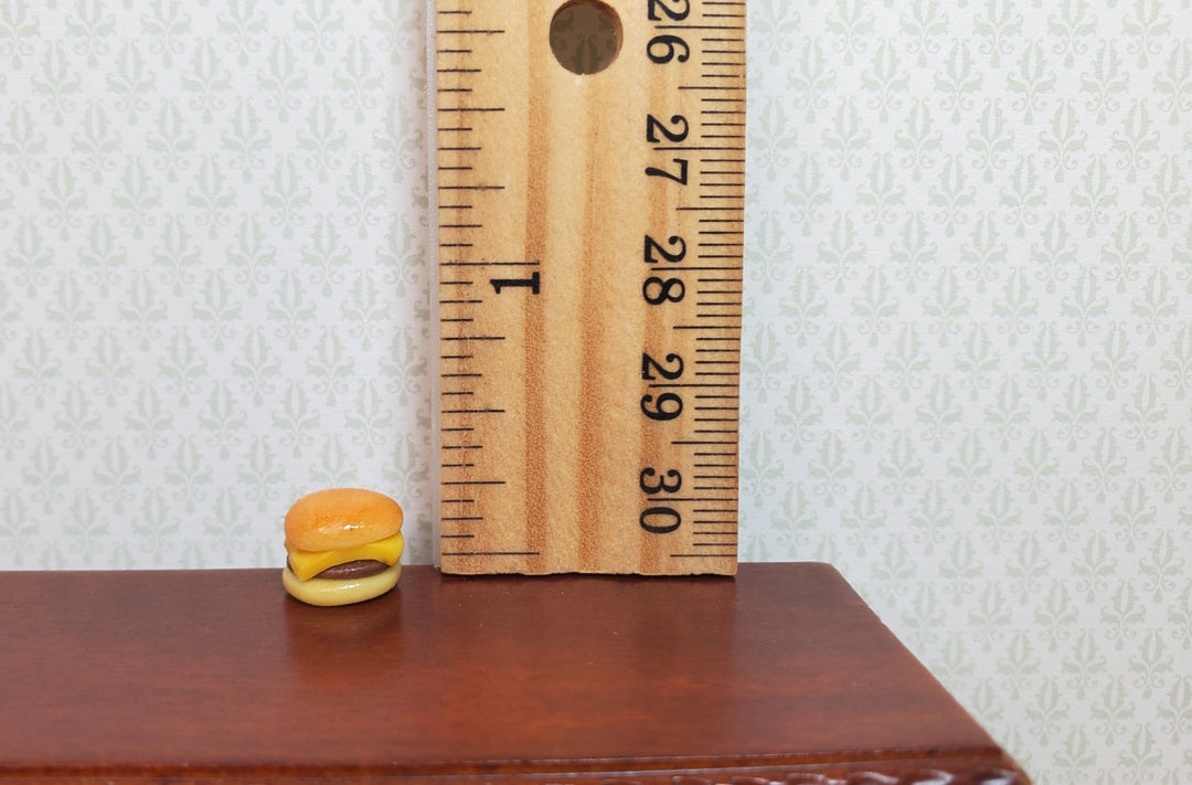 Dollhouse Plain Cheeseburger 1:12 Scale Miniature Food Kitchen - MiniatureCrush