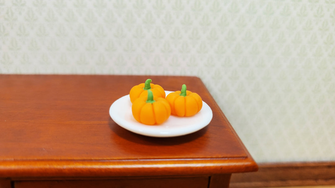 Dollhouse Pumpkins Set of 3 1:12 Scale Miniature Food Halloween Kitchen Grocery - MiniatureCrush