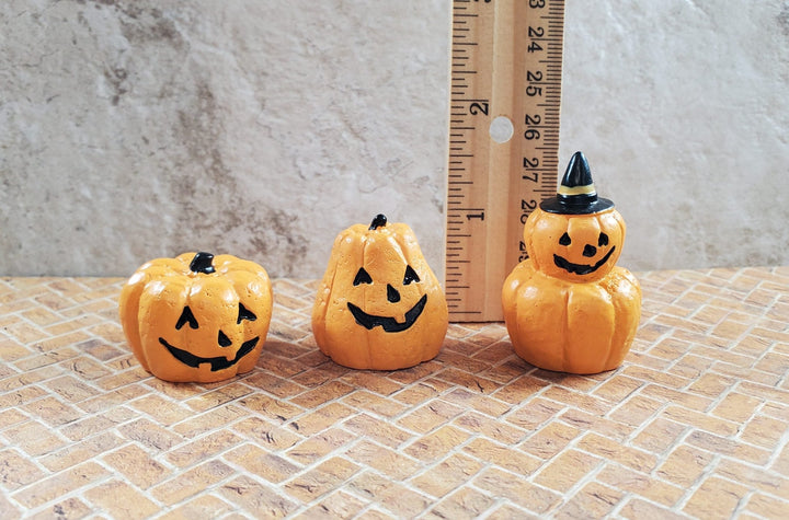 Dollhouse Pumpkins Set of 3 Halloween Decor 1:12 Scale Miniatures - MiniatureCrush
