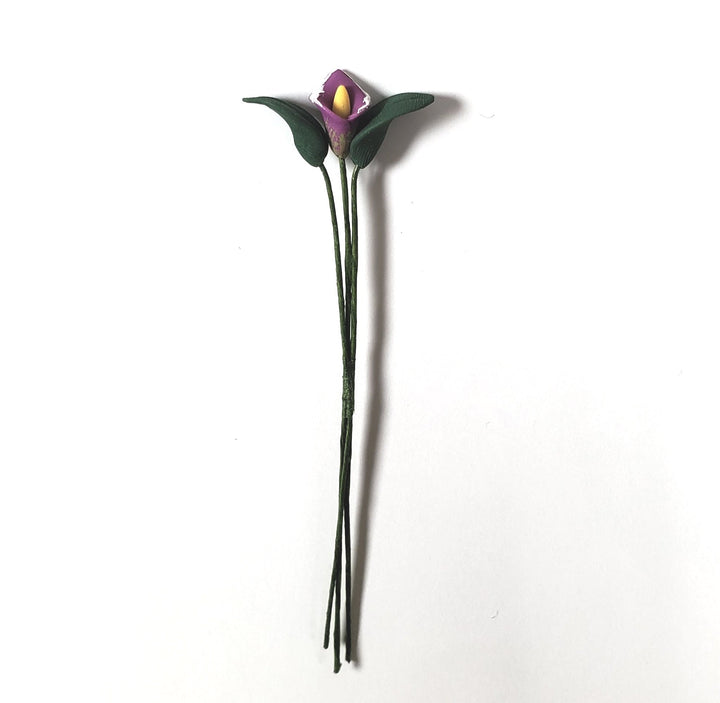 Dollhouse Purple Calla Lily Single Stem with Foliage 1:12 Scale Miniature - MiniatureCrush
