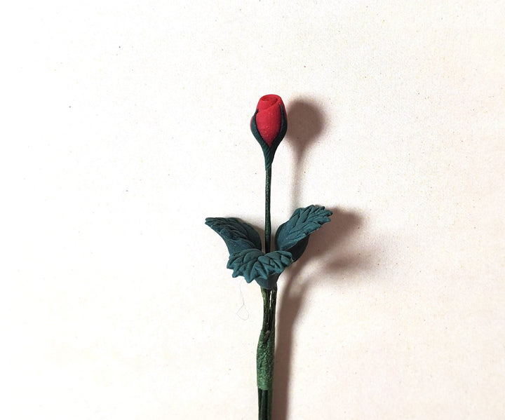 Dollhouse Red Rose Bud Single Stem with Foliage 1:12 Scale Miniature - MiniatureCrush