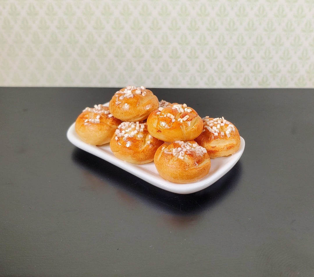 Dollhouse Salty Buns on a White Ceramic Platter 1:12 Scale Miniature Kitchen - MiniatureCrush