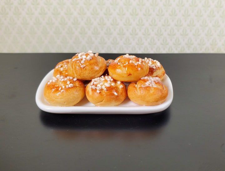 Dollhouse Salty Buns on a White Ceramic Platter 1:12 Scale Miniature Kitchen - MiniatureCrush