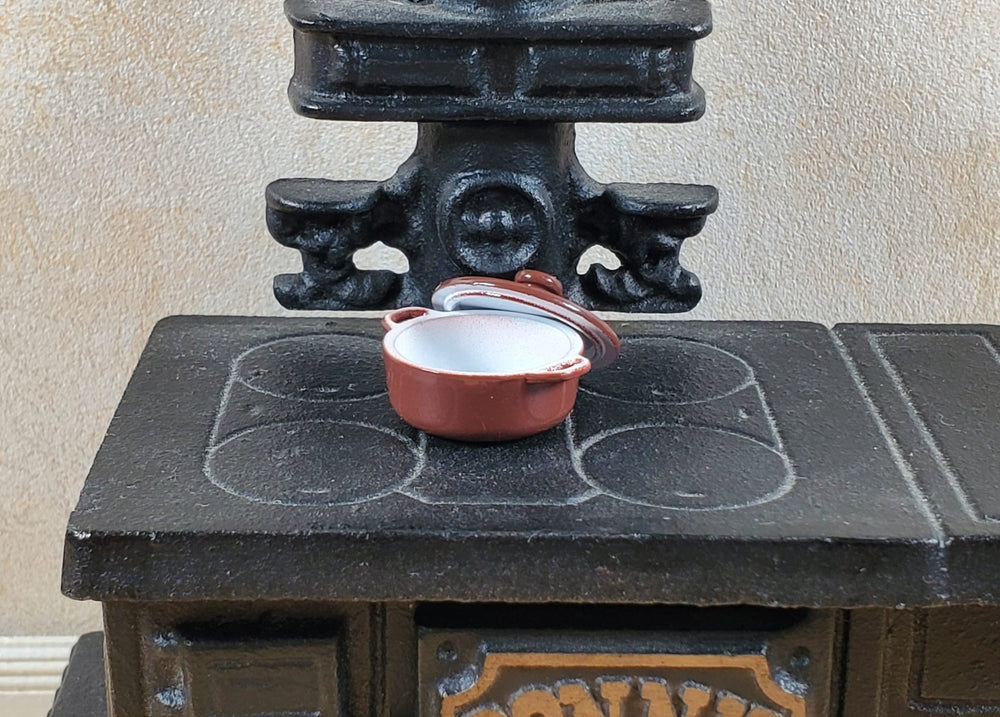 Dollhouse Small Dutch Oven Pot with Removeable Lid Brown 1:12 Scale Miniature - MiniatureCrush