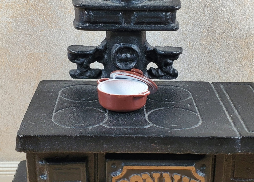 Dollhouse Small Dutch Oven Pot with Removeable Lid Brown 1:12 Scale Miniature - MiniatureCrush