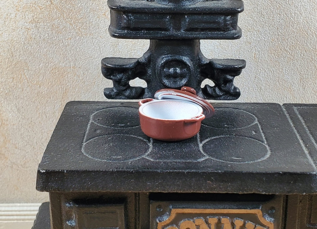 Dollhouse Small Dutch Oven Pot with Removeable Lid Brown 1:12 Scale Miniature - MiniatureCrush