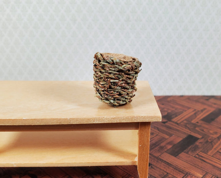 Dollhouse Small Round Natural Fiber Basket 1:12 Scale Miniature - MiniatureCrush