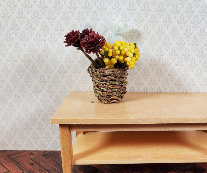 Dollhouse Small Round Natural Fiber Basket 1:12 Scale Miniature - MiniatureCrush