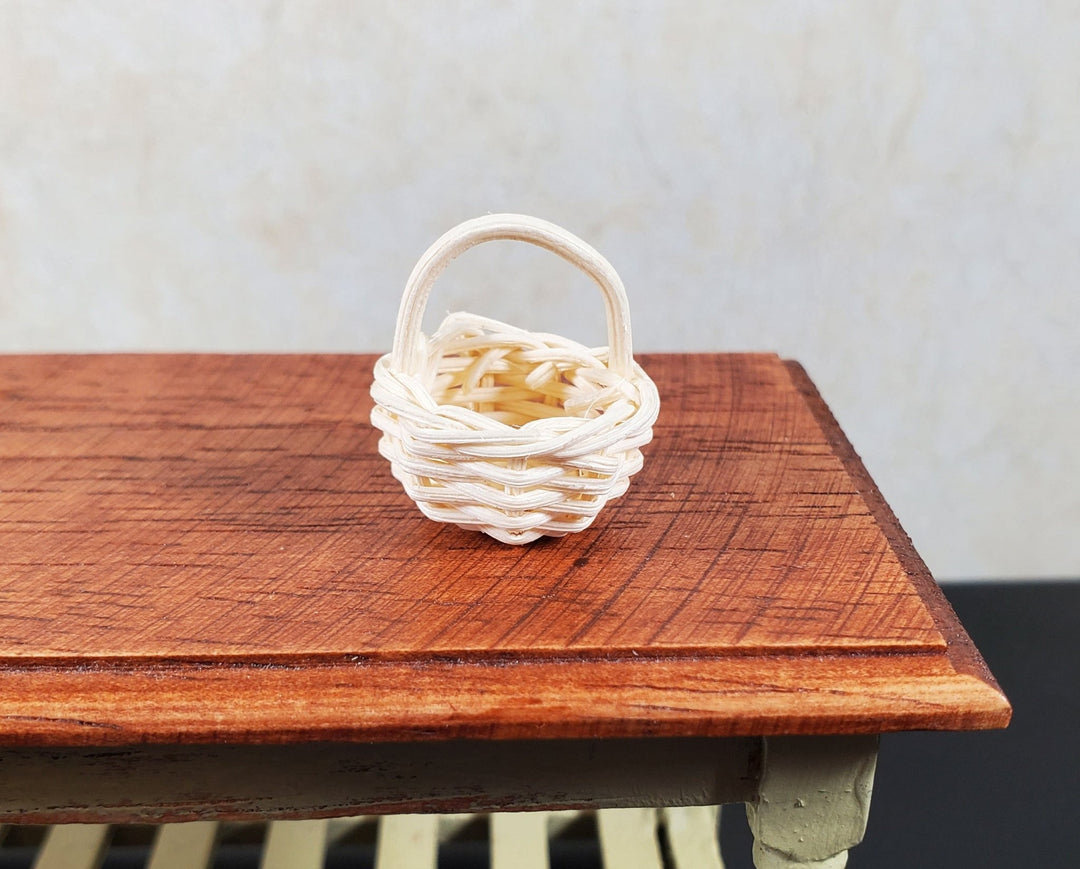 Dollhouse Small Round Natural Fiber Basket with Handle 1:12 Scale Miniature - MiniatureCrush