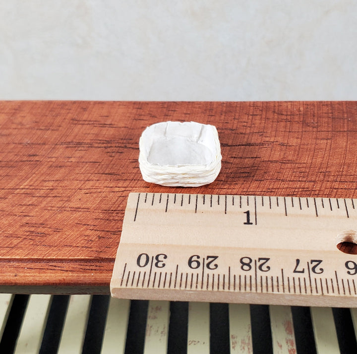 Dollhouse Square Flat Basket White 1:12 Scale Miniature - MiniatureCrush