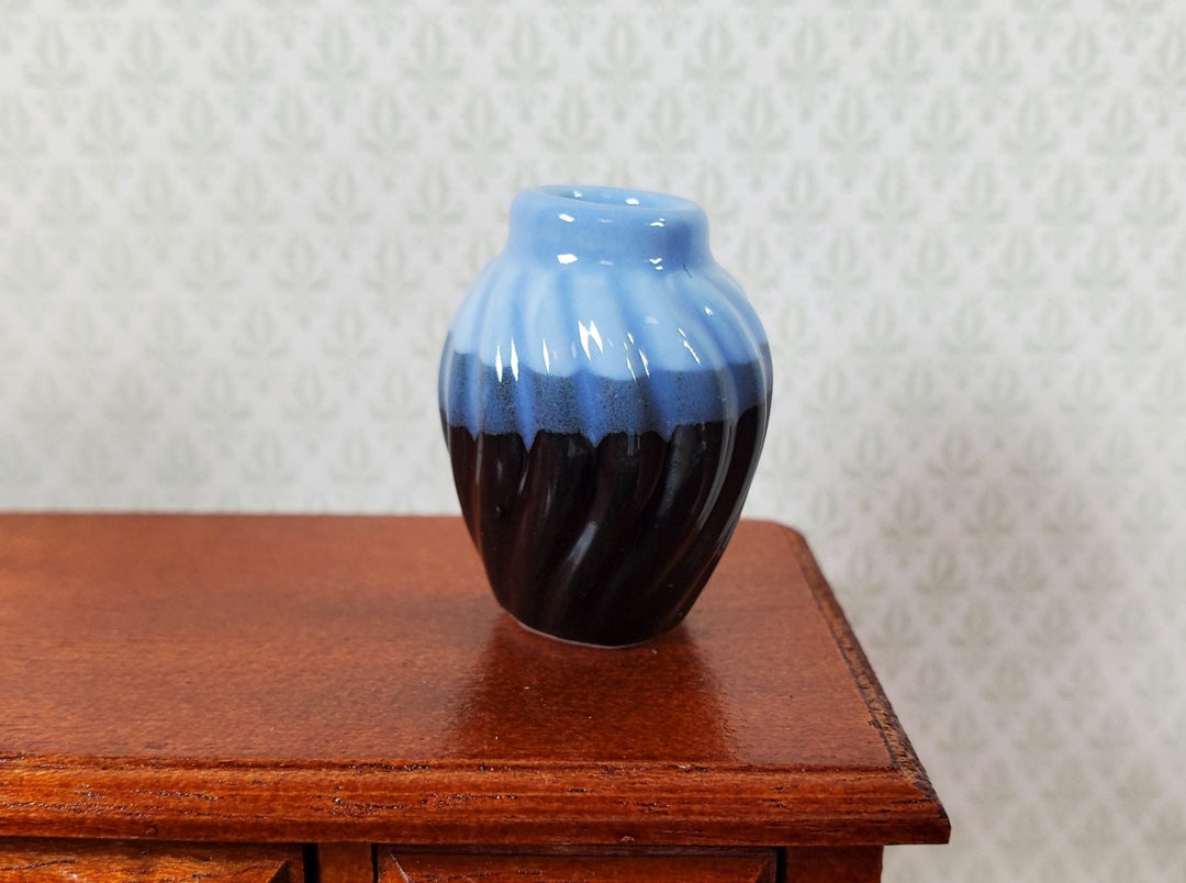 Dollhouse Two Toned Black Ceramic Vase with Wave Pattern 1:12 Scale Miniature - MiniatureCrush