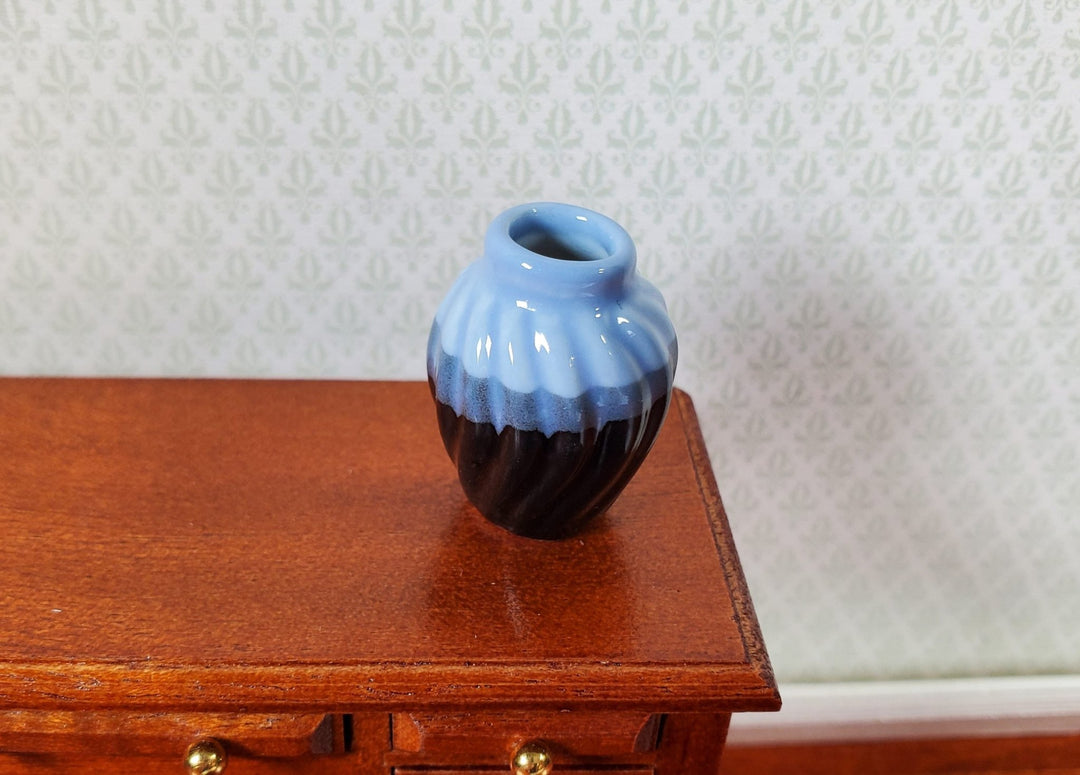 Dollhouse Two Toned Black Ceramic Vase with Wave Pattern 1:12 Scale Miniature - MiniatureCrush