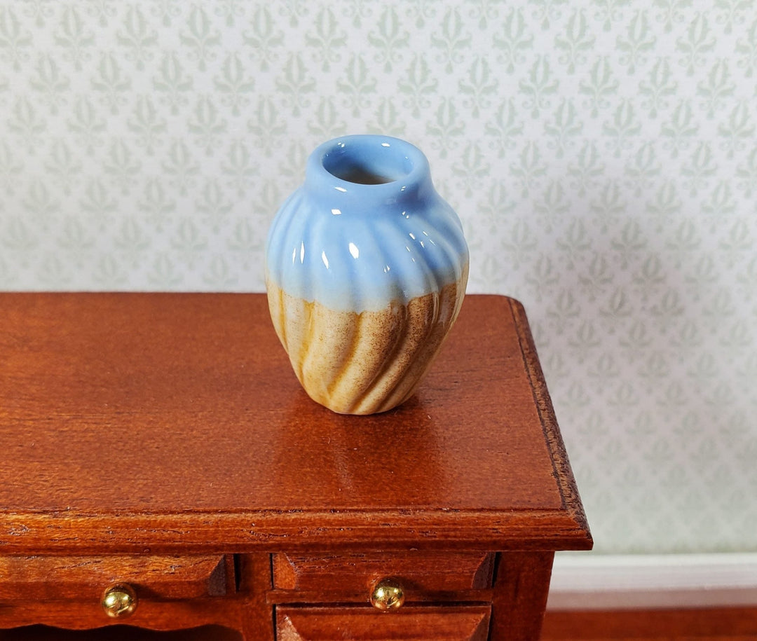 Dollhouse Two Toned Ceramic Vase with Wave Pattern 1:12 Scale Miniature - MiniatureCrush