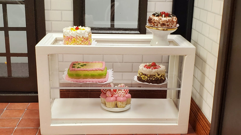 Dollhouse Valentine's Day Cupcakes 1:12 Scale Miniature Dessert Food - MiniatureCrush