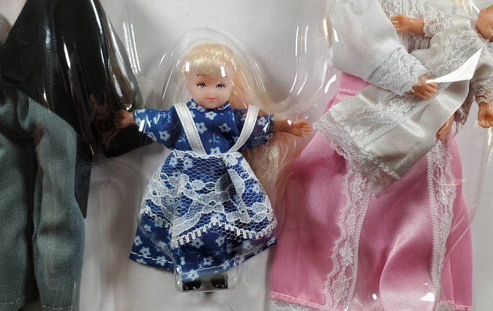 Dollhouse Victorian Family Dolls Dad Mom Daughter Baby Poseable 1:12 Scale - MiniatureCrush