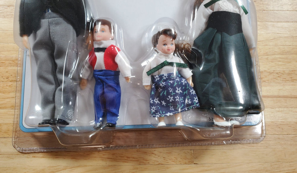 Dollhouse Victorian Family Dolls Dad Mom Daughter Son Poseable 1:12 Scale - MiniatureCrush