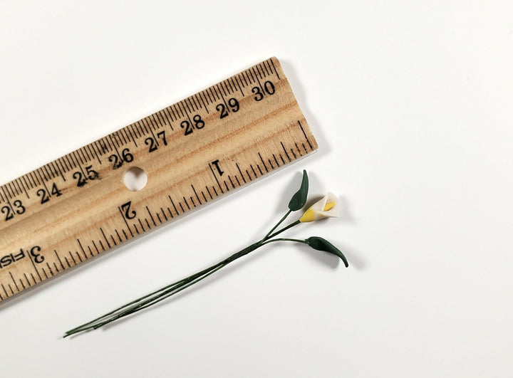Dollhouse White Calla Lily Single Stem with Foliage 1:12 Scale Miniature - MiniatureCrush