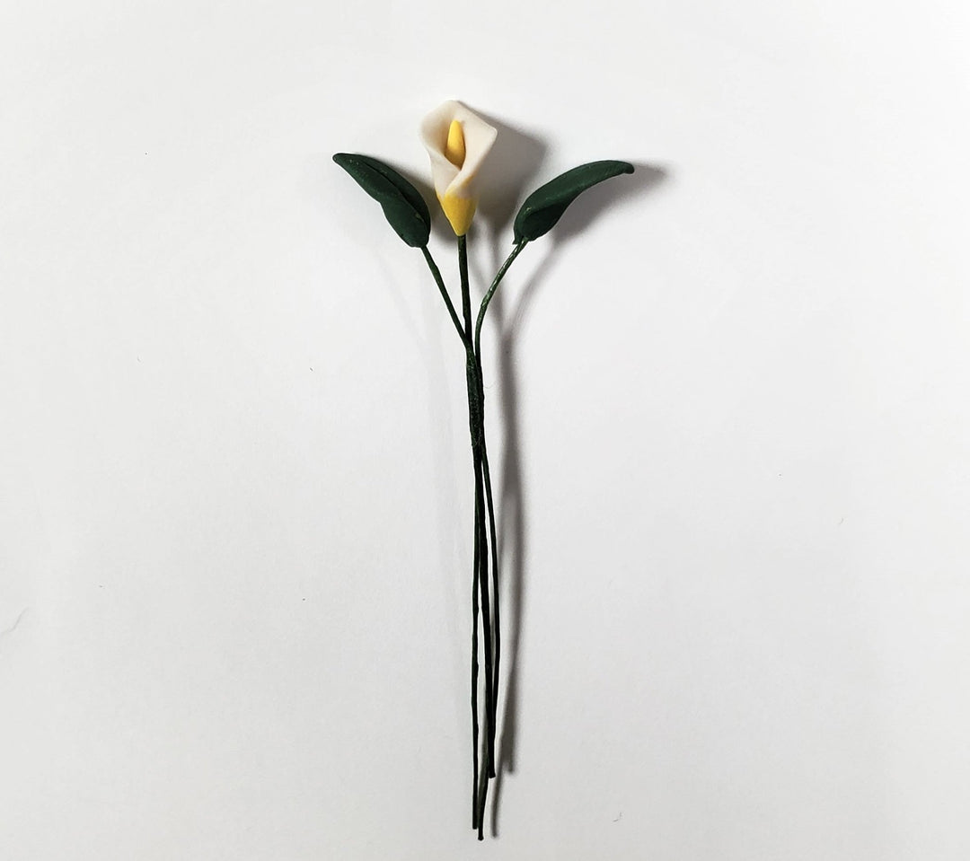 Dollhouse White Calla Lily Single Stem with Foliage 1:12 Scale Miniature - MiniatureCrush