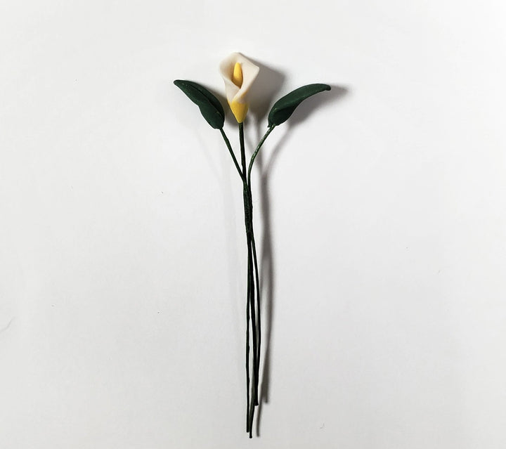 Dollhouse White Calla Lily Single Stem with Foliage 1:12 Scale Miniature - MiniatureCrush