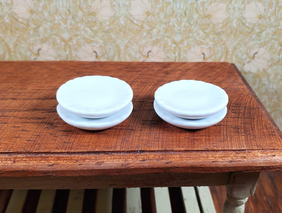 Dollhouse White Fluted Edge Ceramic Dinner Plates Set of 4 1:12 Scale Miniatures - MiniatureCrush