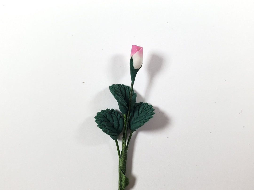Dollhouse White & Pink Rose Bud Single Stem with Foliage 1:12 Scale Miniature - MiniatureCrush
